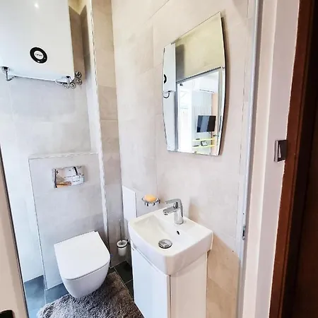Center - Modern With View Apartman